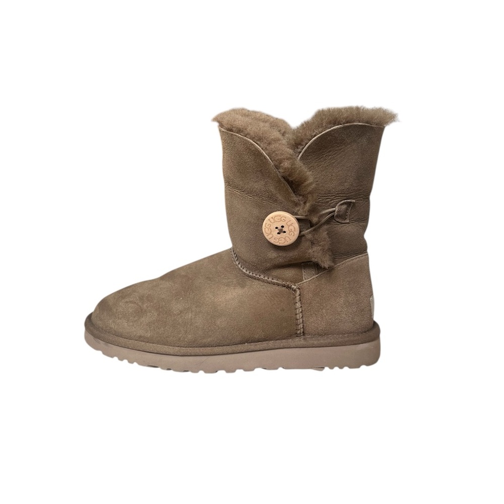 UGG Bailey Button II Shearling Boots - New w/o tag